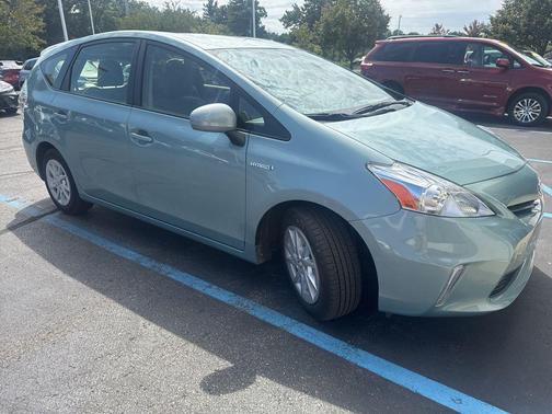 2014 Toyota Prius v Two