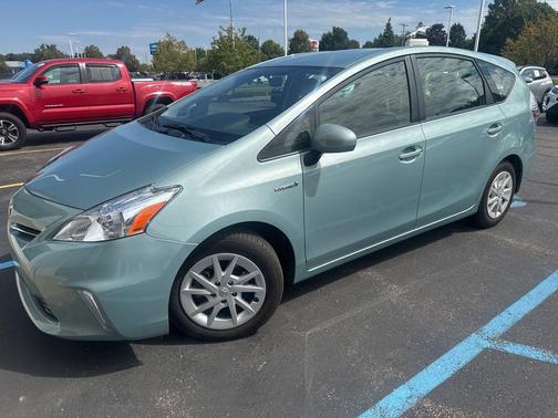2014 Toyota Prius v Two