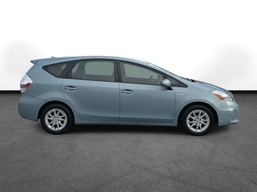 2014 Toyota Prius v Two