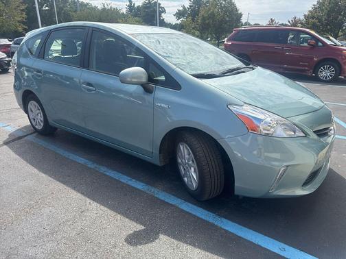 2014 Toyota Prius v Two