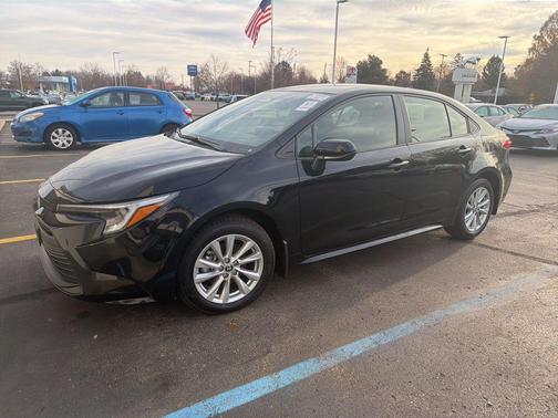 2025 Toyota Corolla Hybrid LE