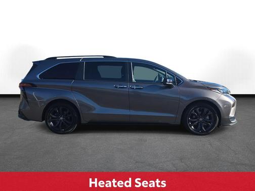 2022 Toyota Sienna XSE 7 Passenger