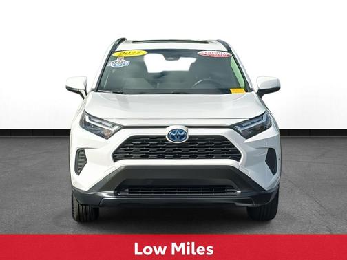 2022 Toyota RAV4 Hybrid XLE
