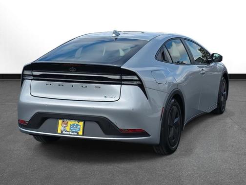 2025 Toyota Prius Plug-In Hybrid SE