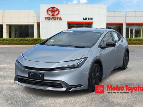 2025 Toyota Prius Plug-In Hybrid SE