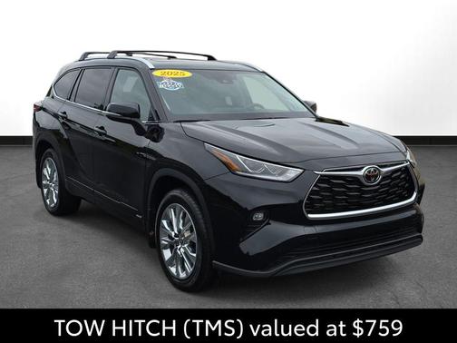 Midnight Black Metallic 2025 Toyota Highlander Hybrid Limited