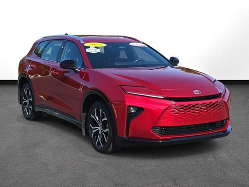 2025 Toyota Crown Signia XLE
