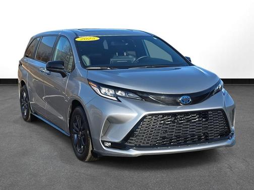2025 Toyota Sienna XSE 7 Passenger