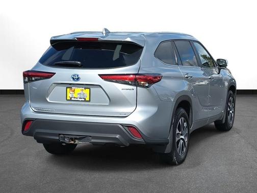 2023 Toyota Highlander Hybrid XLE