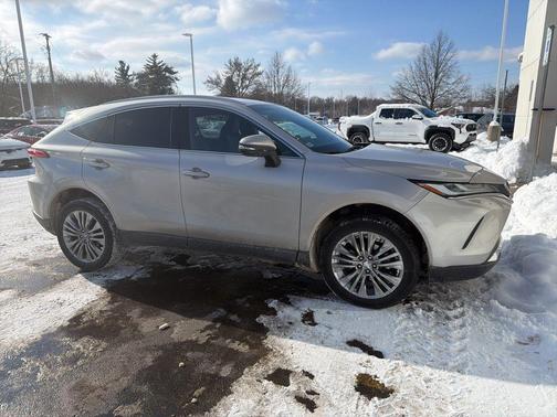 2023 Toyota Venza XLE