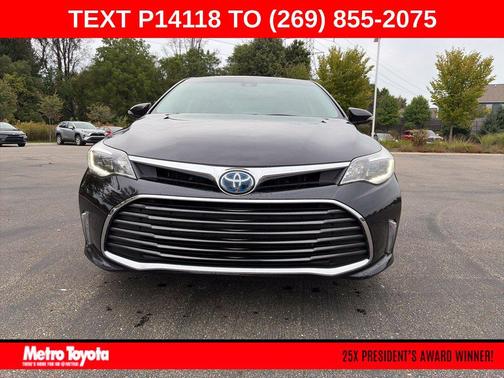 Midnight Black Metallic 2016 Toyota Avalon Hybrid Limited