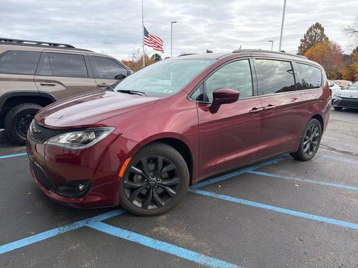 2020 Chrysler Pacifica Touring-L Plus