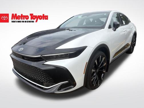 Oxygen White/Black 2026 Toyota Crown Platinum