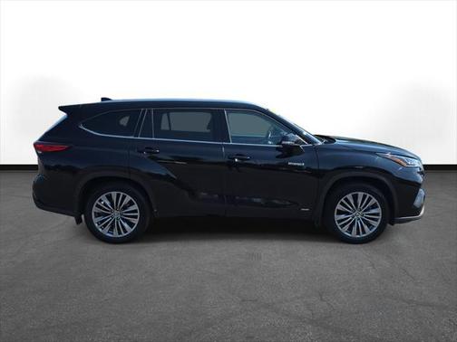 2021 Toyota Highlander Hybrid Platinum