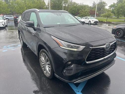 2021 Toyota Highlander Hybrid Platinum