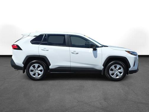 Ice Cap 2024 Toyota RAV4 LE