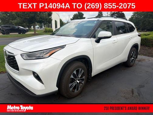Wind Chill Pearl 2024 Toyota Highlander XLE