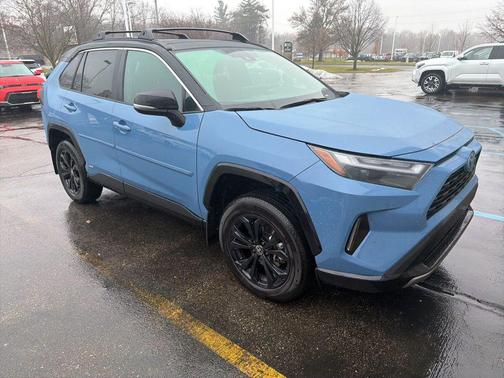 2024 Toyota RAV4 Hybrid SE