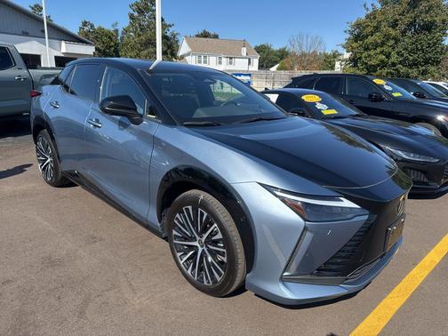2023 Lexus RZ 450e Luxury