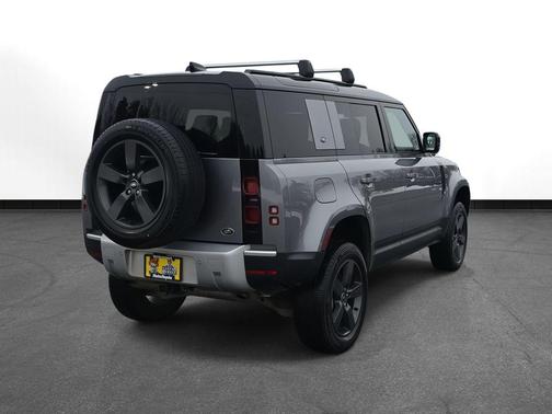 2021 Land Rover Defender 110 SE