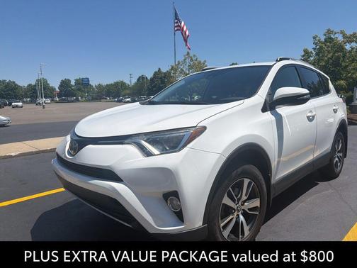 Super White 2018 Toyota RAV4 XLE