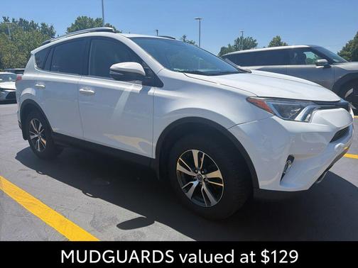 Super White 2018 Toyota RAV4 XLE