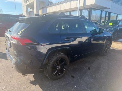 2020 Toyota RAV4 Hybrid SE