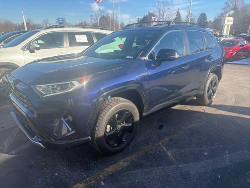 2020 Toyota RAV4 Hybrid SE