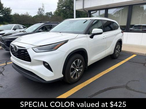 Blizzard Pearl 2021 Toyota Highlander XLE