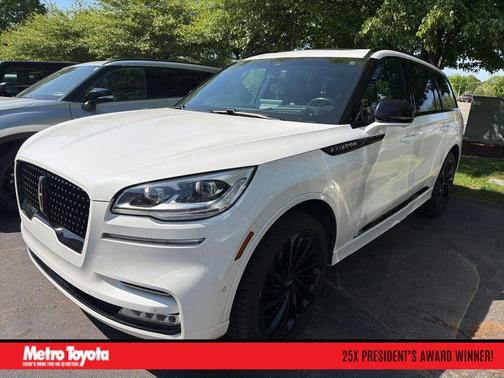 Pristine White Metallic Tri-Coat 2023 Lincoln Aviator Reserve AWD