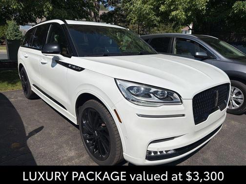 Pristine White Metallic Tri-Coat 2023 Lincoln Aviator Reserve AWD