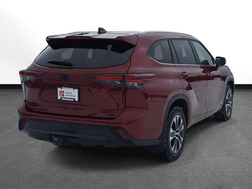 2024 Toyota Highlander Hybrid XLE