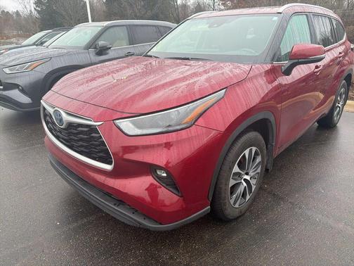 2024 Toyota Highlander Hybrid XLE