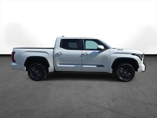 2025 Toyota Tundra Hybrid Platinum