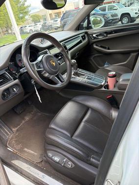 Carrara White Metallic 2016 Porsche Macan Macan S