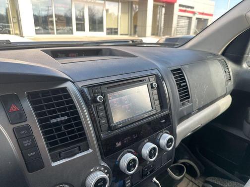 2016 Toyota Sequoia SR5