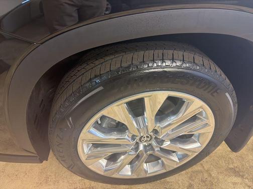 Midnight Black Metallic 2024 Toyota Highlander Limited