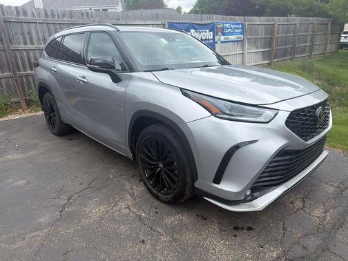 Celestial Silver Metallic 2025 Toyota Highlander XSE