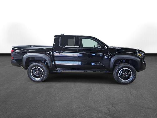 2025 Toyota Tacoma Hybrid TRD Off Road