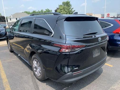 2023 Toyota Sienna XLE 7 Passenger