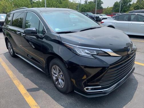 2023 Toyota Sienna XLE 7 Passenger