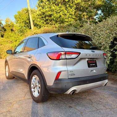 Ingot Silver Metallic 2020 Ford Escape SE