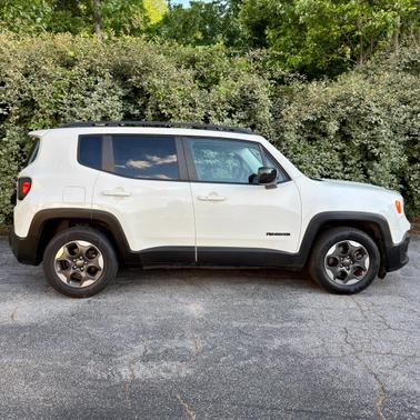 Alpine White 2017 Jeep Renegade Sport