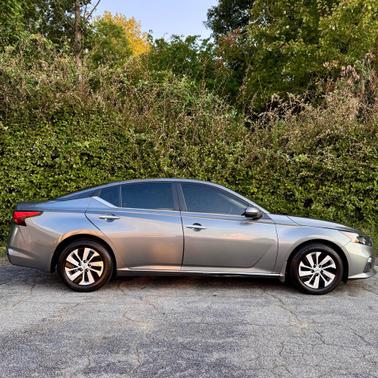 2022 Nissan Altima S FWD