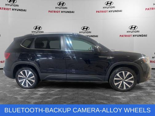 Deep Black 2022 Volkswagen Taos 1.5T SE