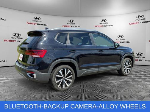 Deep Black 2022 Volkswagen Taos 1.5T SE