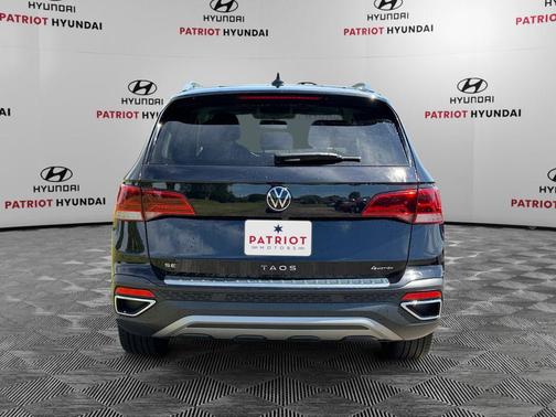 Deep Black 2022 Volkswagen Taos 1.5T SE