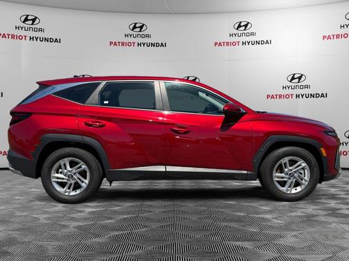 Ultimate Red 2025 Hyundai TUCSON SE