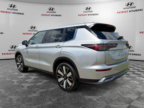 Alloy Silver Metallic 2025 Mitsubishi Outlander SE S-AWC