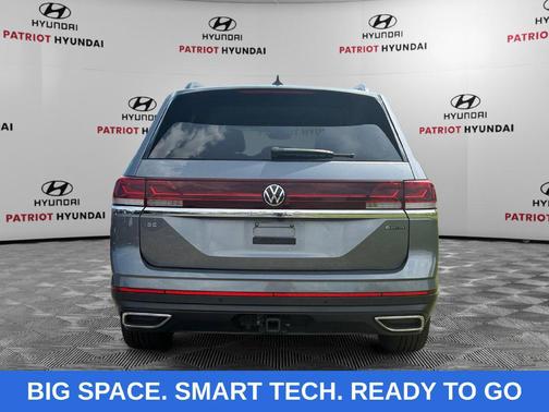 Platinum Gray Metallic 2024 Volkswagen Atlas 2.0T SE w/Technology 4MOTION